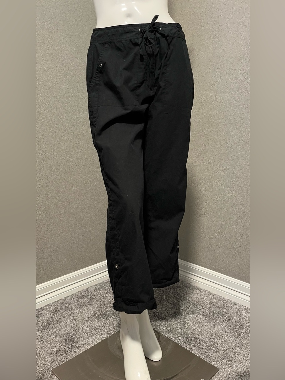 Chico's Women’s Black Roll - Up High Rise Lightweight Outdoor Pants Size 1/8-10M